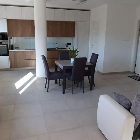 La Casa Di Loris Appartement Sarzana Buitenkant foto