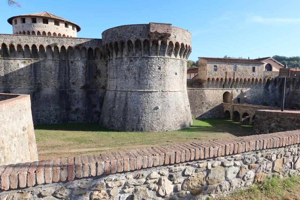 La Casa Di Loris Appartement Sarzana Buitenkant foto