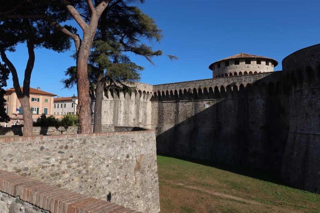 La Casa Di Loris Appartement Sarzana Buitenkant foto
