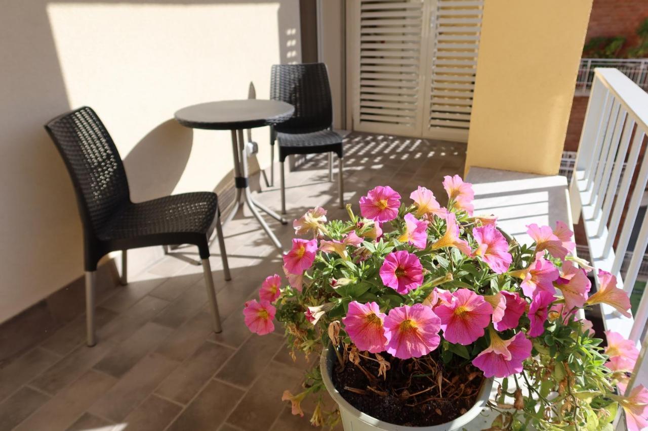La Casa Di Loris Appartement Sarzana Buitenkant foto